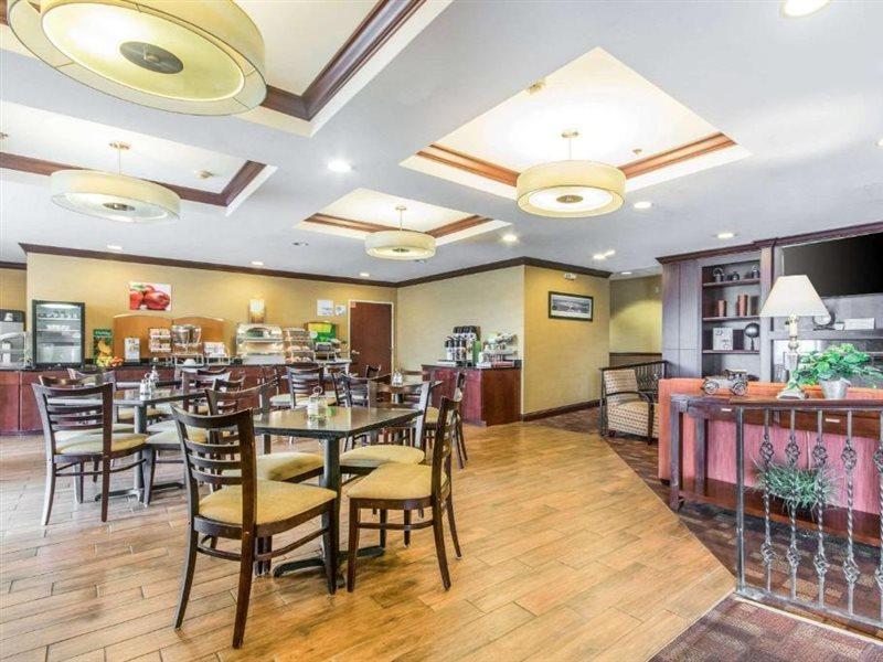Holiday Inn Express Cincinnati-Lawrenceburg Buitenkant foto