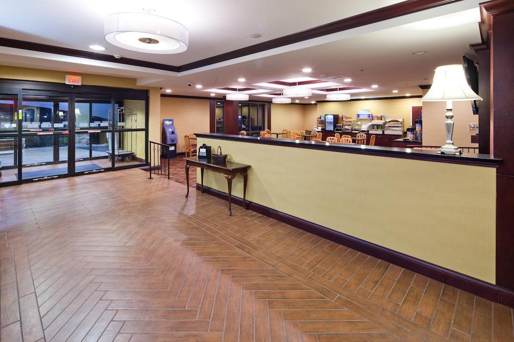 Holiday Inn Express Cincinnati-Lawrenceburg Buitenkant foto
